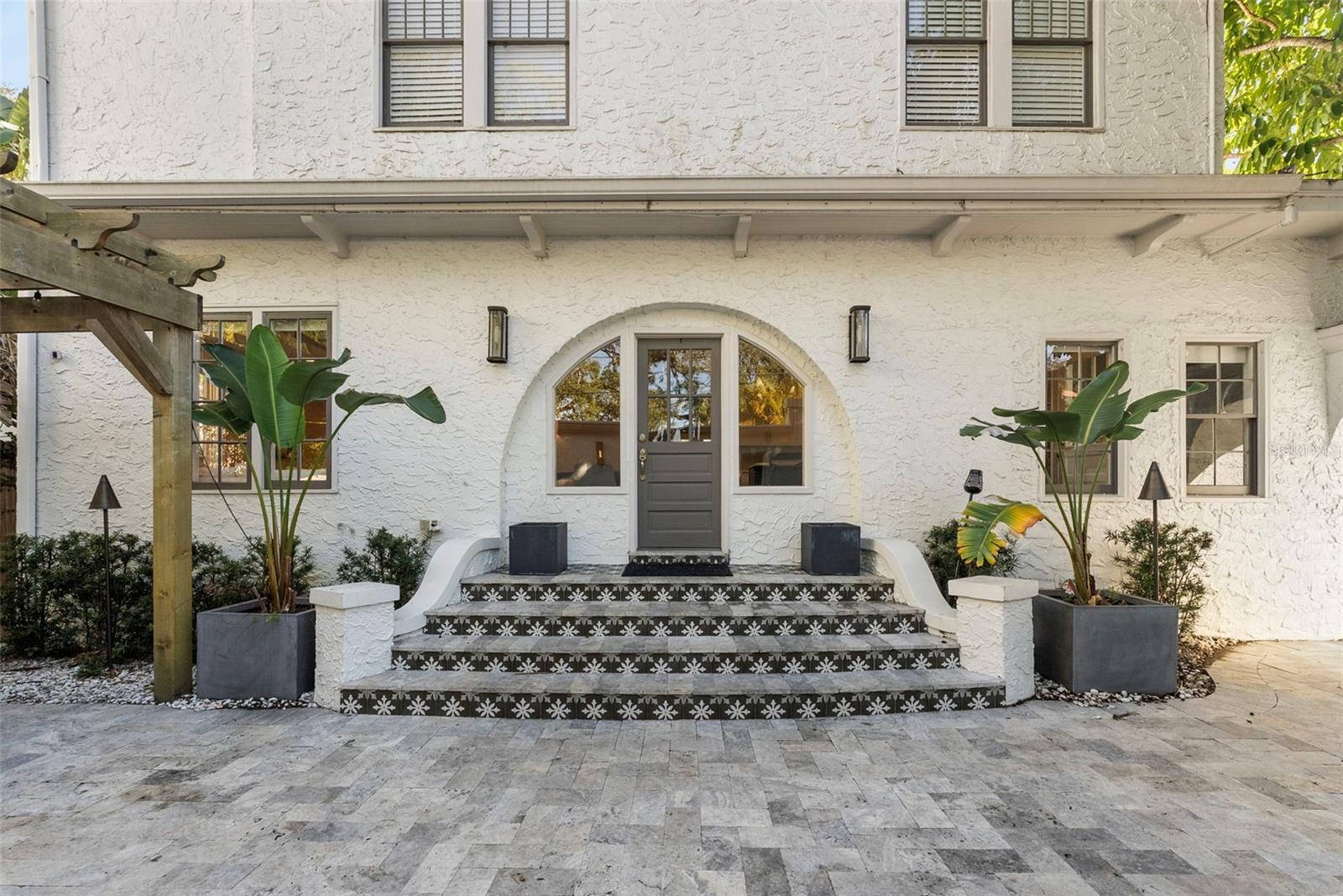 BAYSHORE COURT - Residential