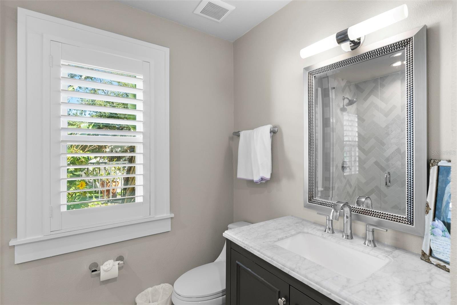 BAYSHORE COURT - Residential