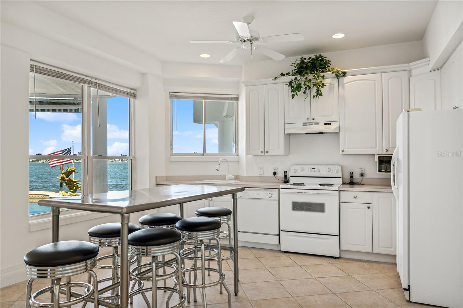 KIPPS COLONY ESTATES AT PASADENA YACHT/COUNTRY CL - Residential