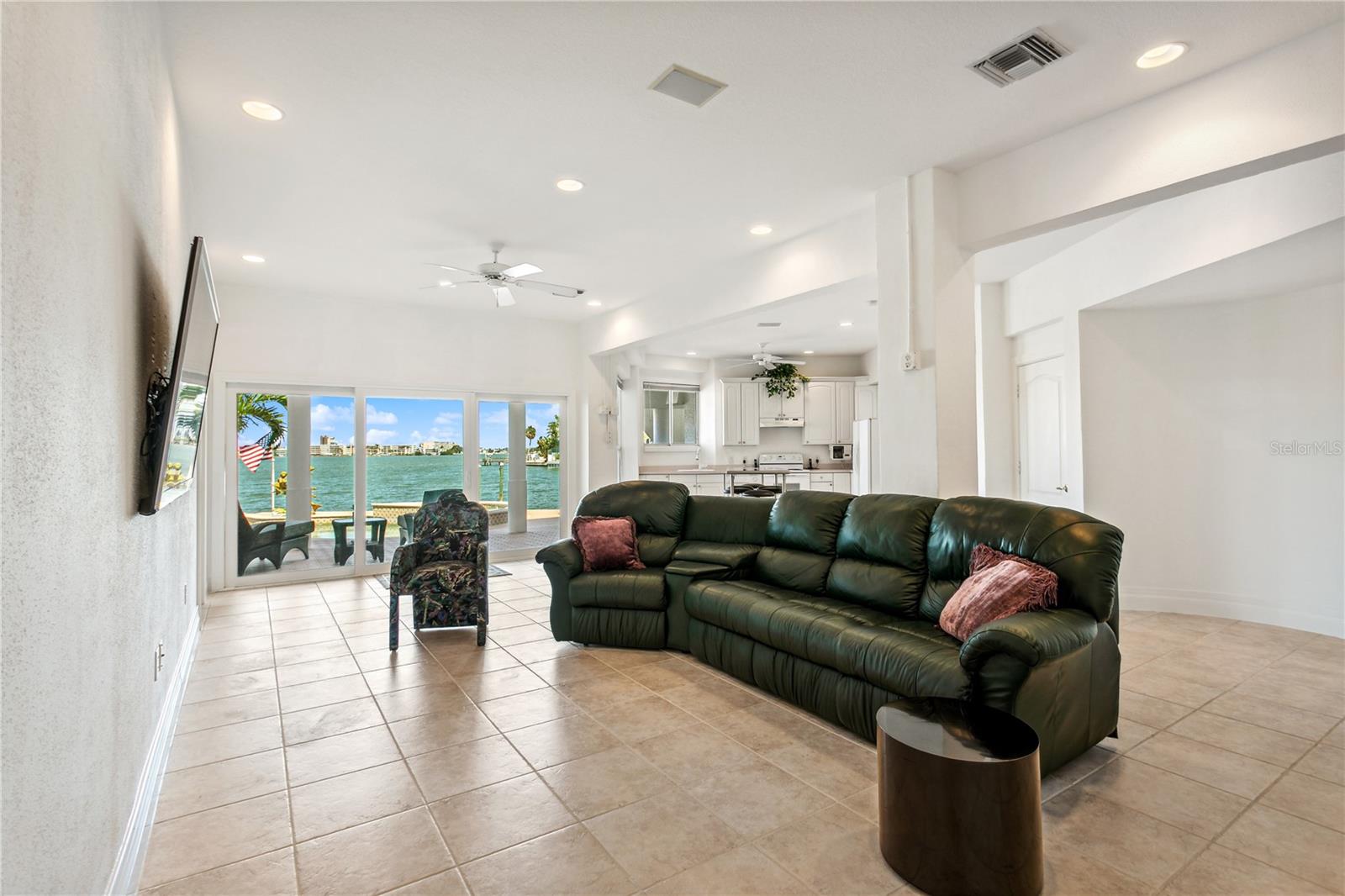 KIPPS COLONY ESTATES AT PASADENA YACHT/COUNTRY CL - Residential