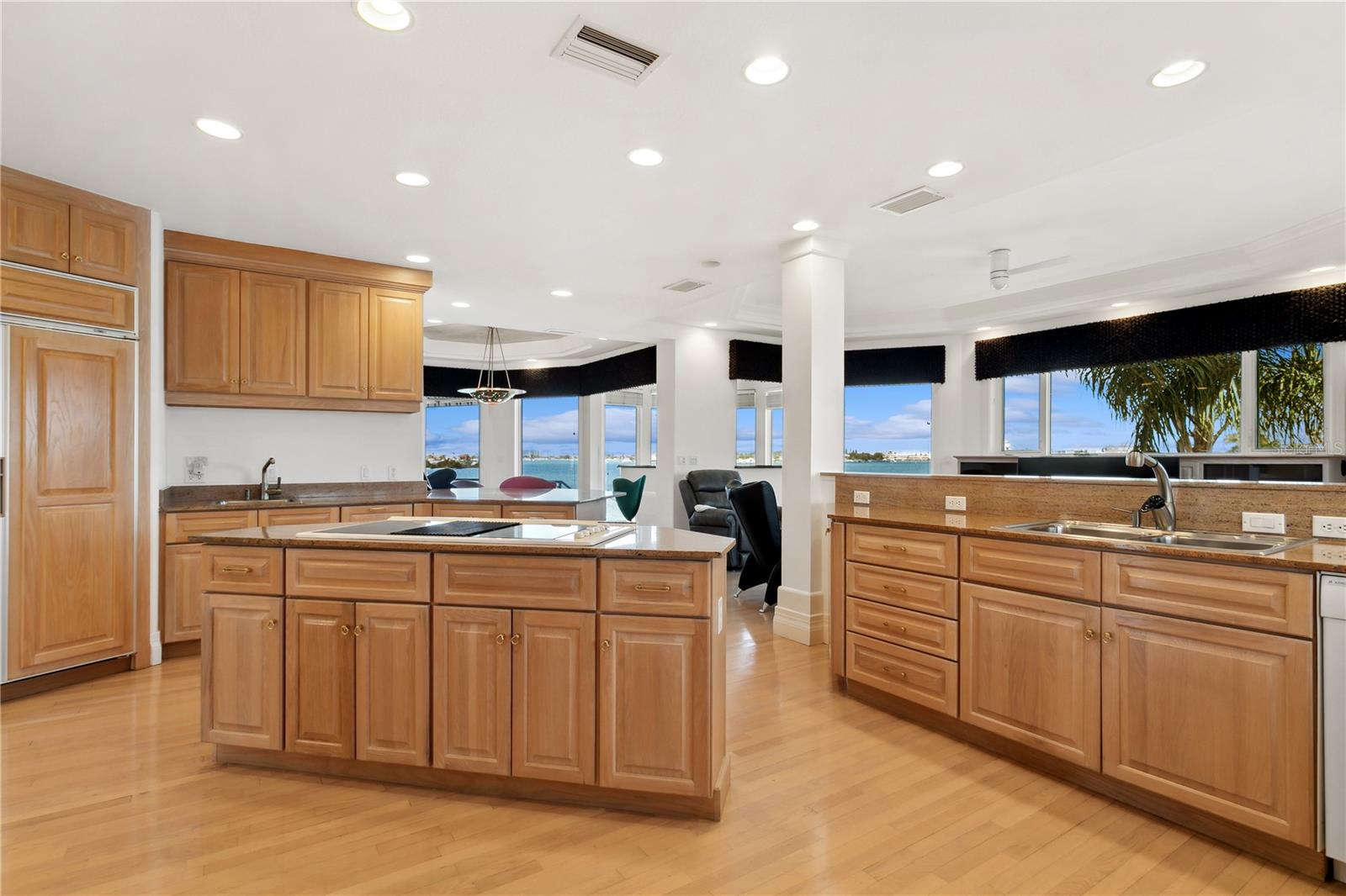 KIPPS COLONY ESTATES AT PASADENA YACHT/COUNTRY CL - Residential