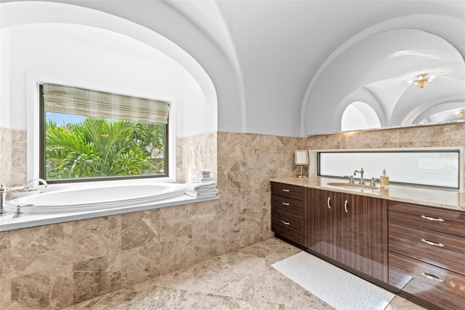 LONGBOAT KEY CLUB - Residential