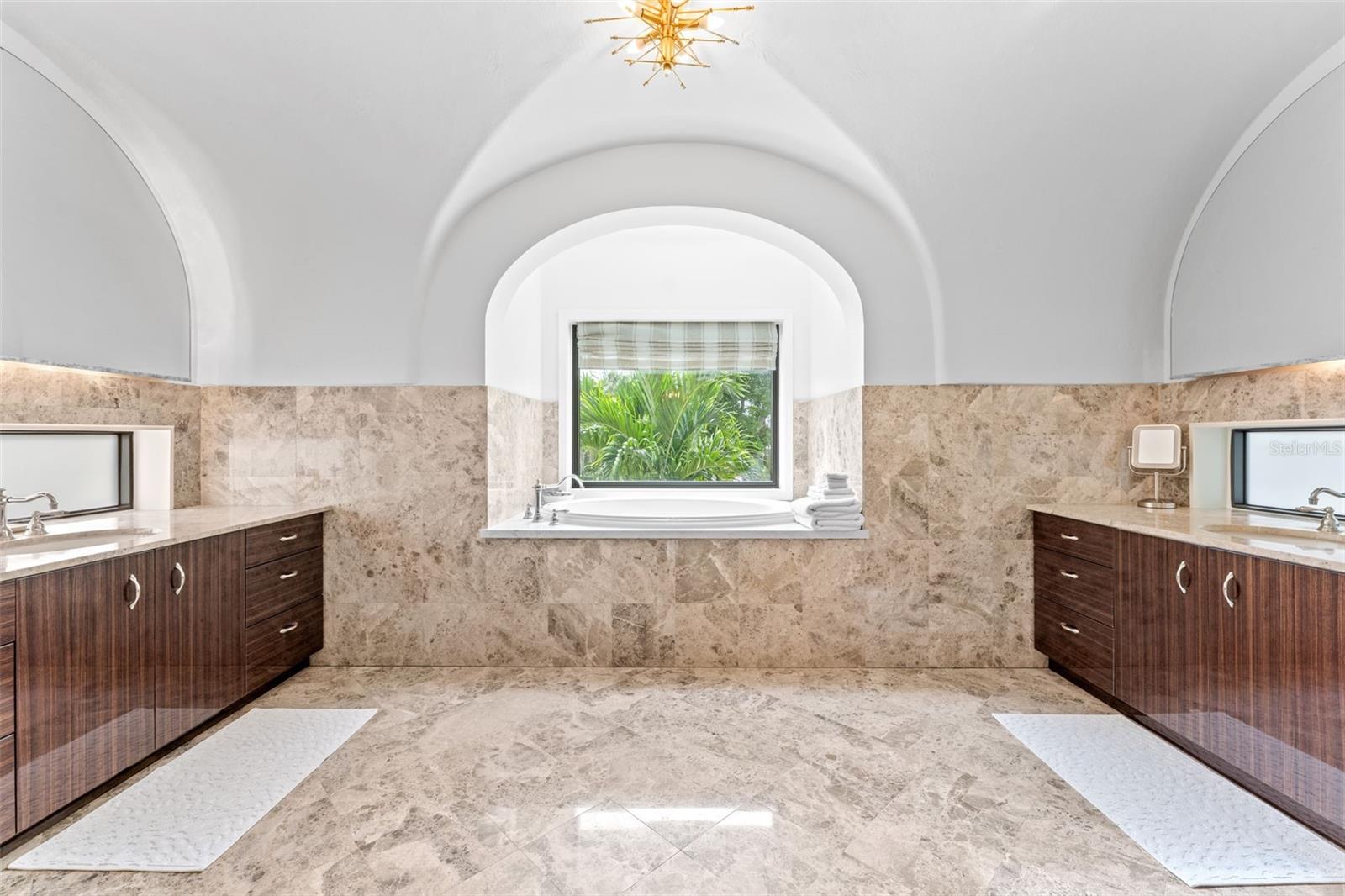 LONGBOAT KEY CLUB - Residential