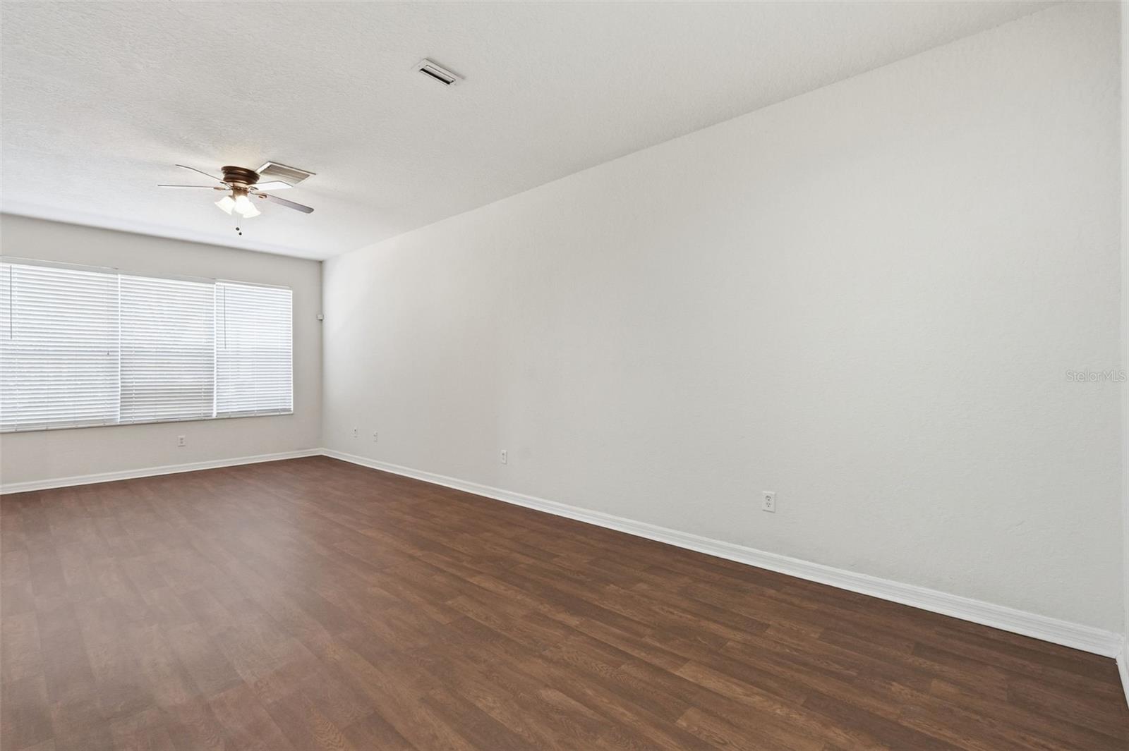 SEVEN OAKS - Residential