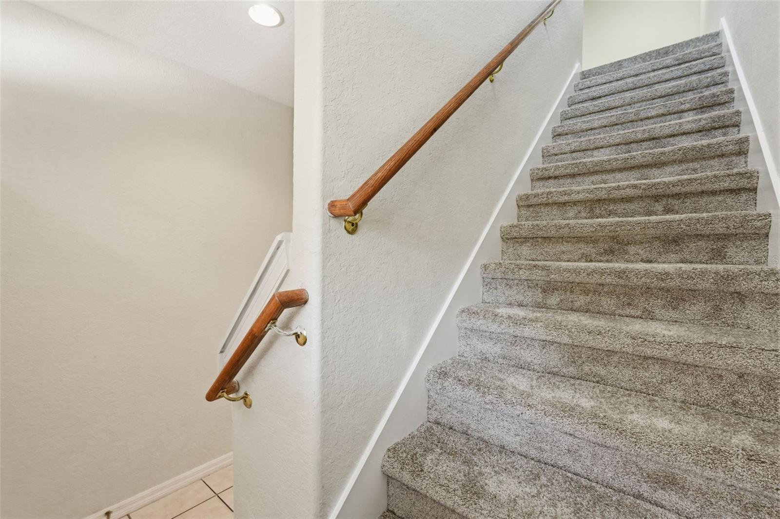 SEVEN OAKS - Residential