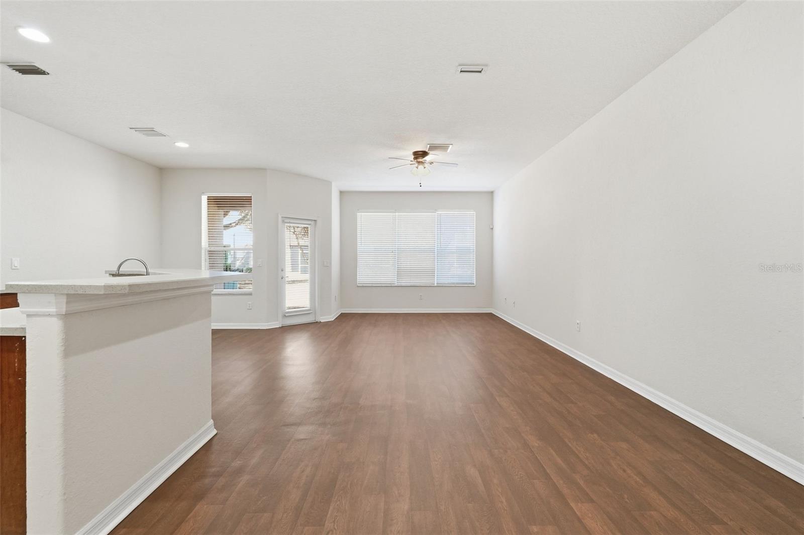 SEVEN OAKS - Residential