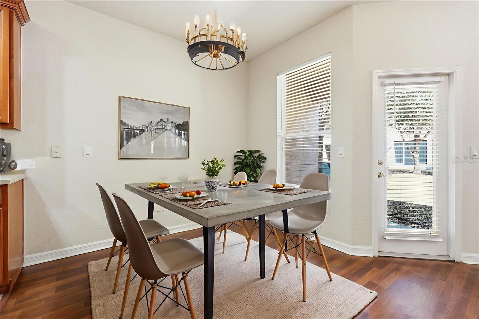 SEVEN OAKS - Residential