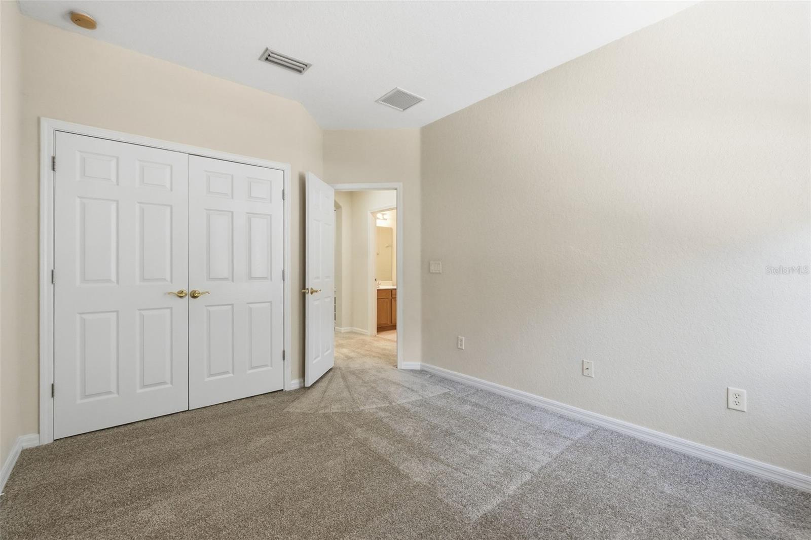 SEVEN OAKS - Residential