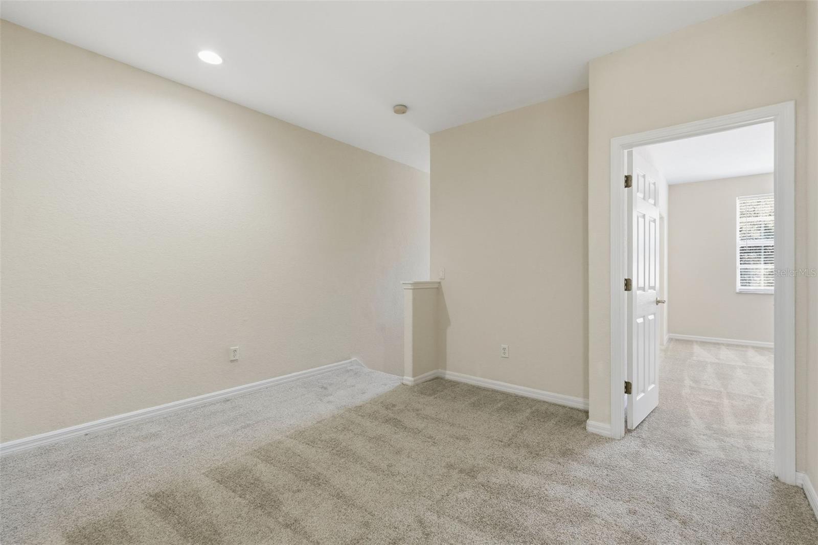 SEVEN OAKS - Residential