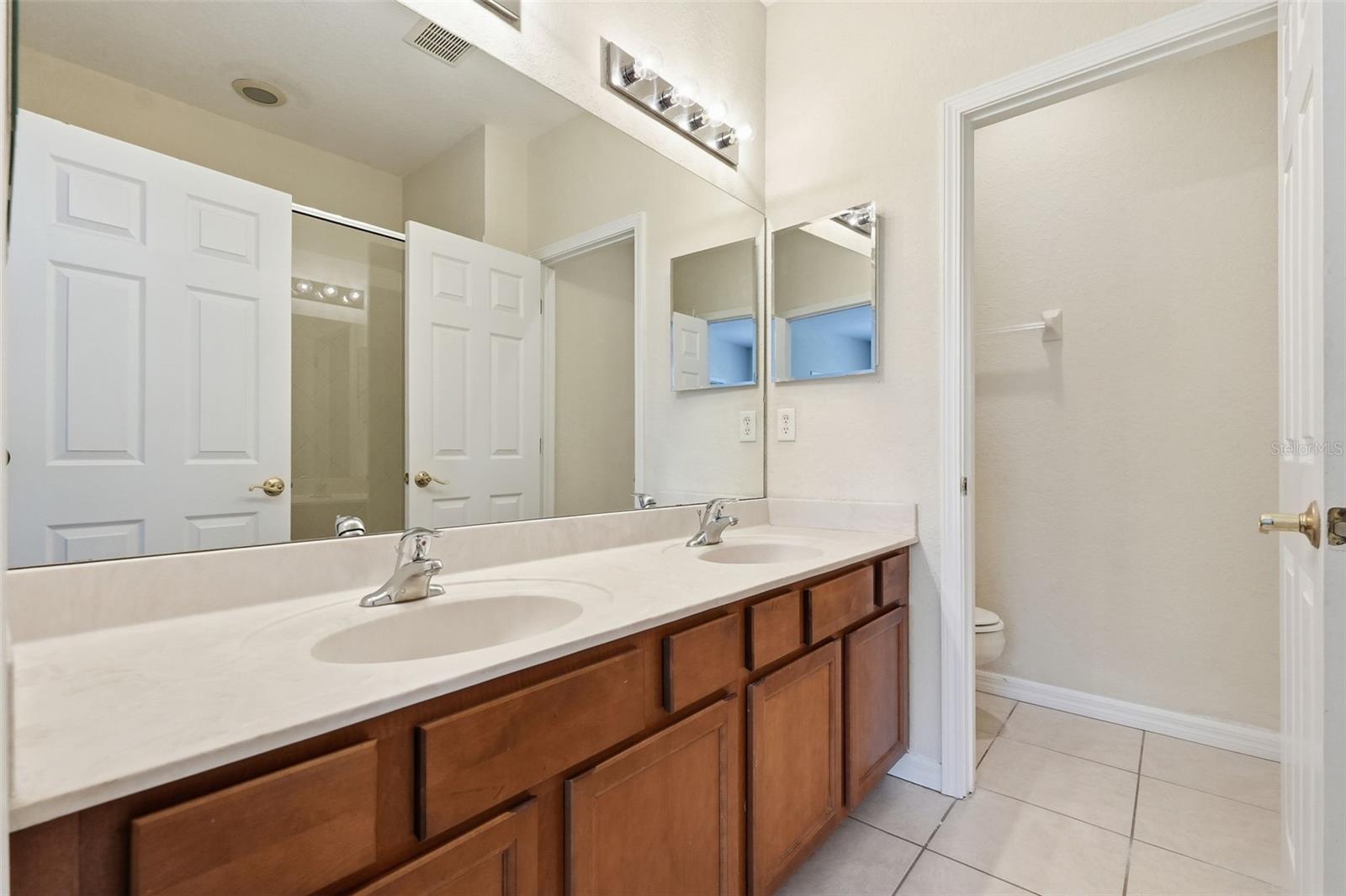 SEVEN OAKS - Residential