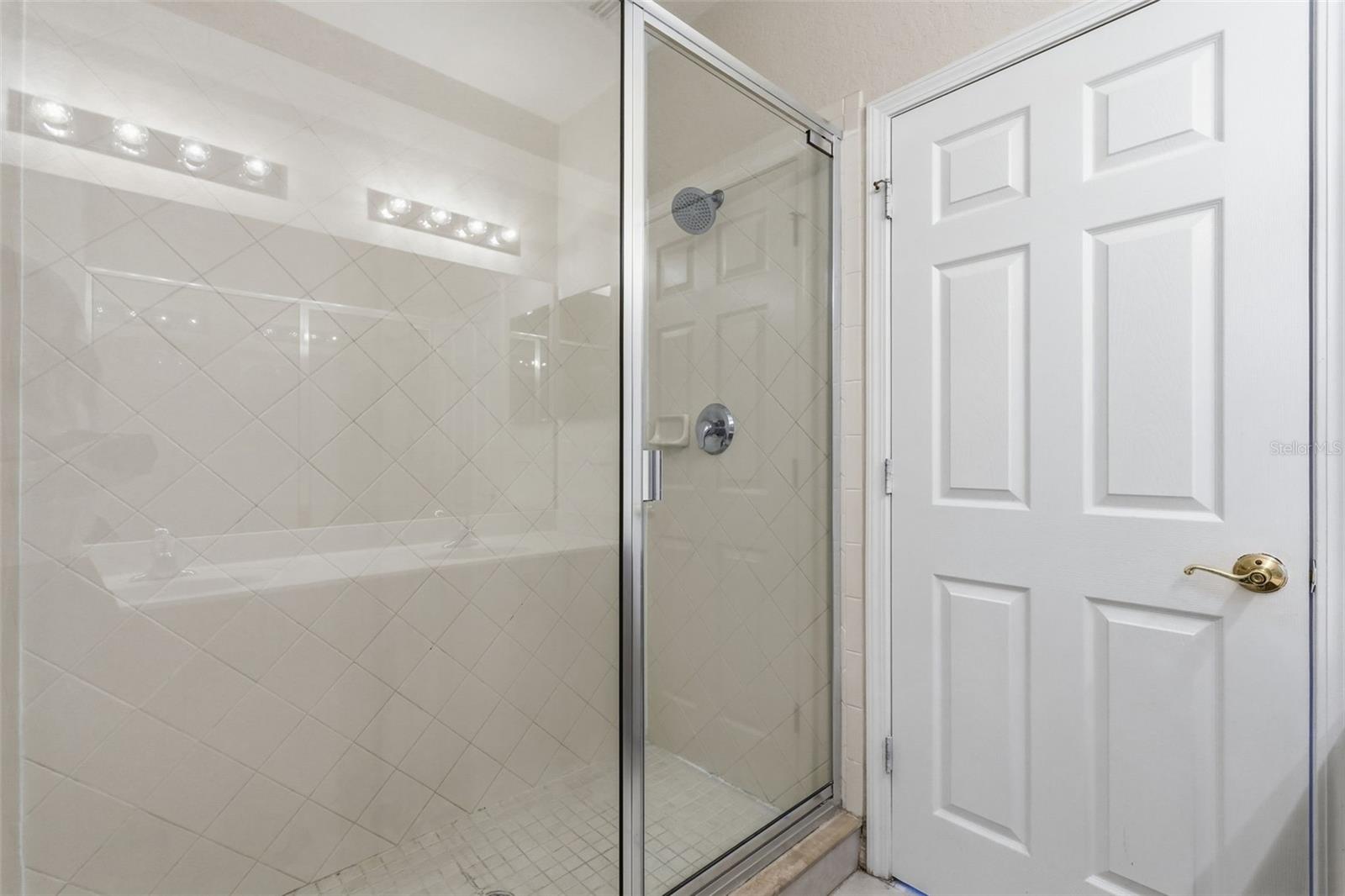 SEVEN OAKS - Residential