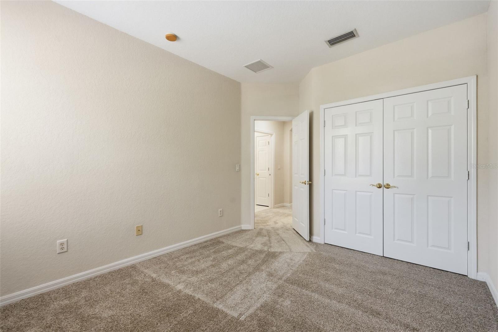 SEVEN OAKS - Residential