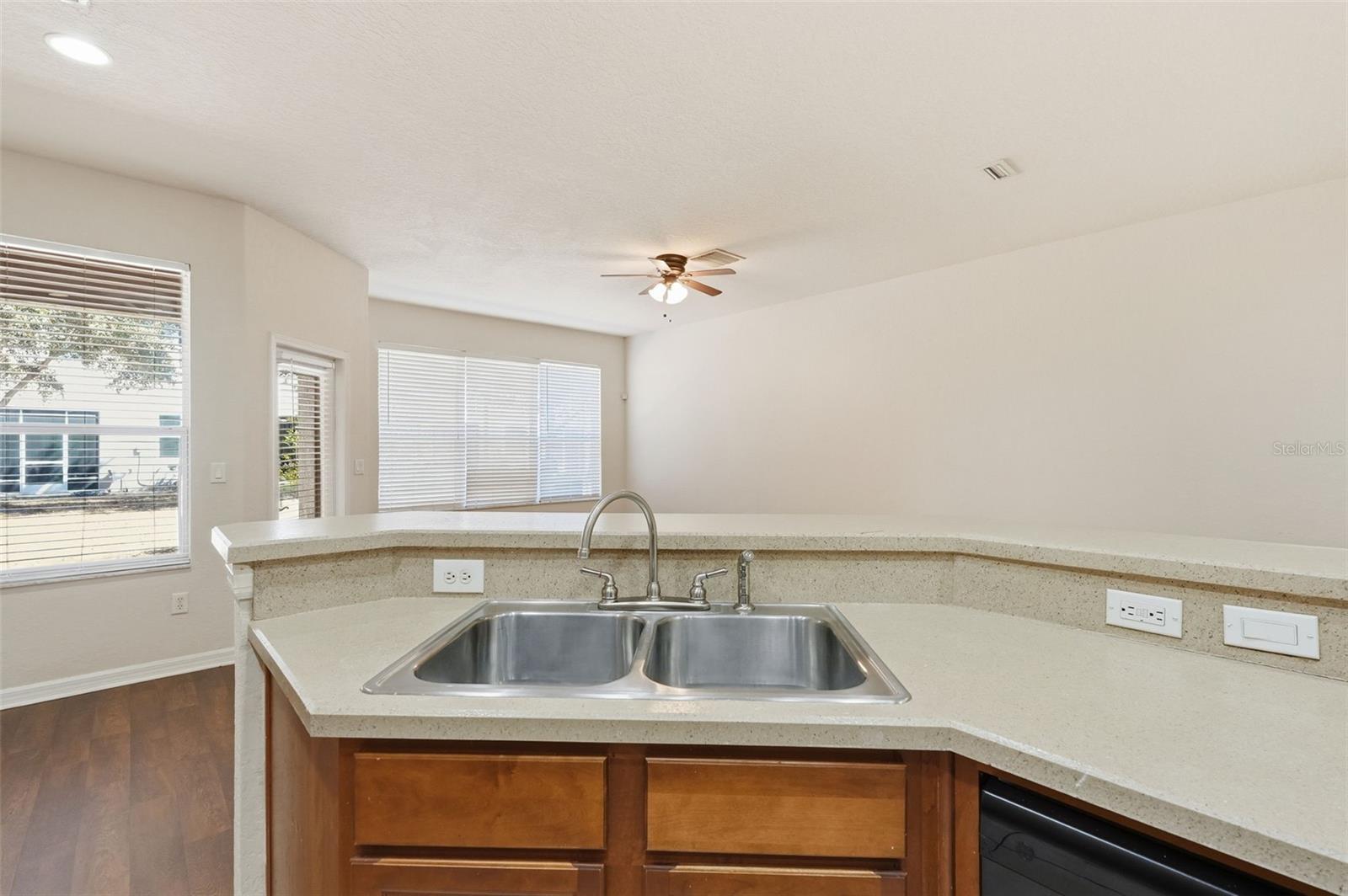 SEVEN OAKS - Residential