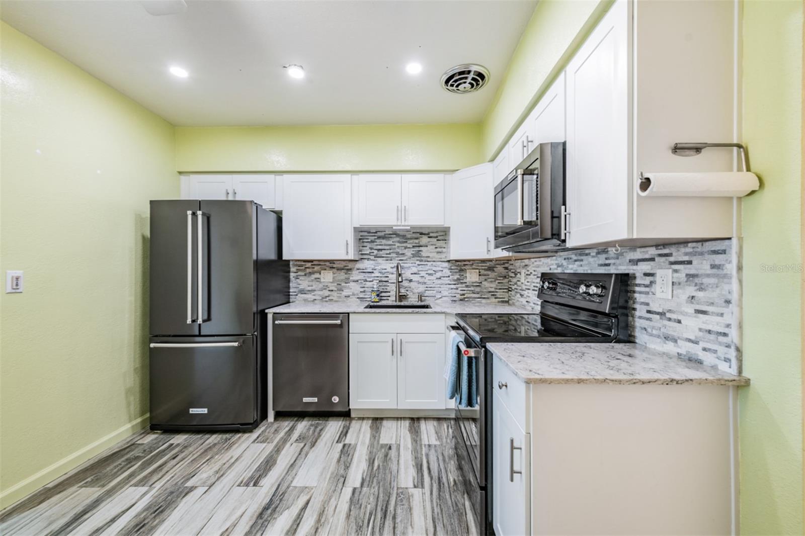 METEOR PLAZA - Residential