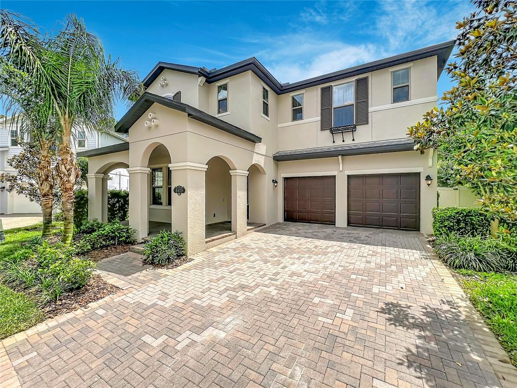 Photo of 8409 Vivaro Isle Way, Windermere, FL 34786 (MLS # G5112154)