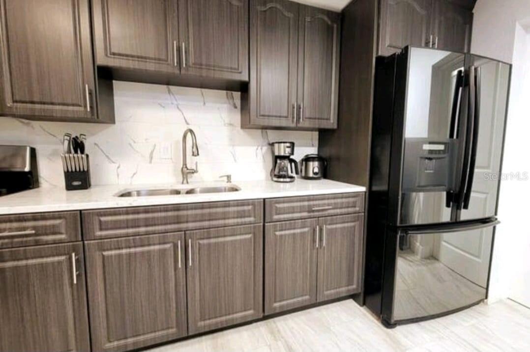 PINE CREST VILLA ADD 6 - Residential