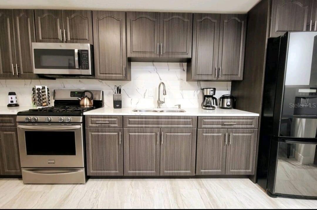 PINE CREST VILLA ADD 6 - Residential