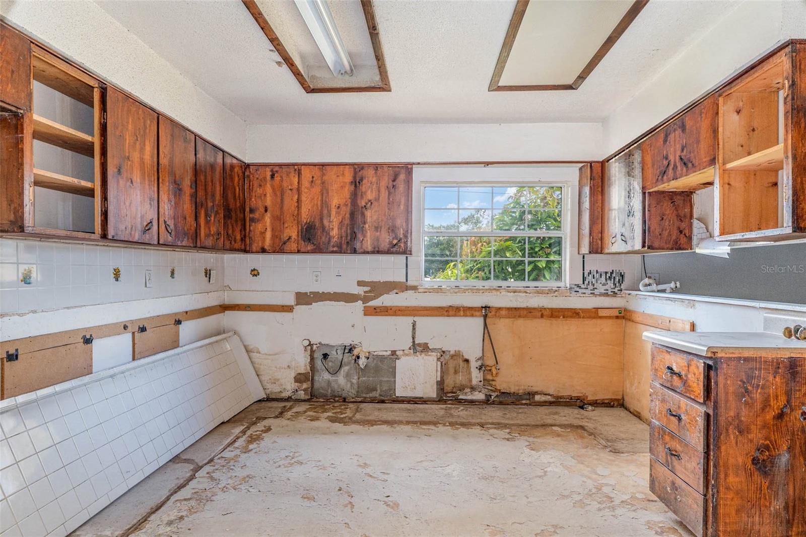 ROLLING HILLS SUB - Residential