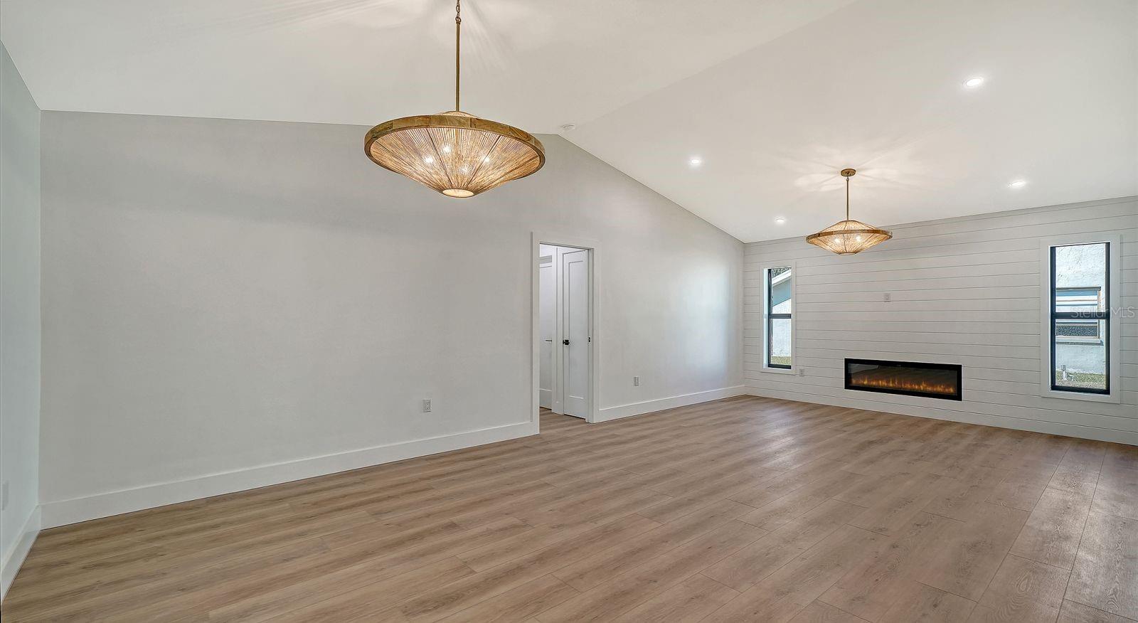 CENTER GATE ESTATES PH 01A - Residential Lease