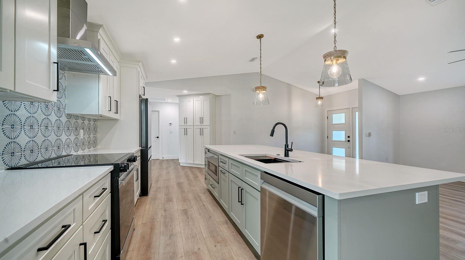 CENTER GATE ESTATES PH 01A - Residential Lease