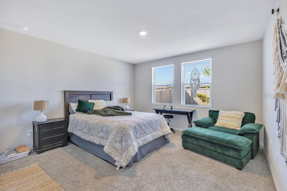 PARK EAST - Residential