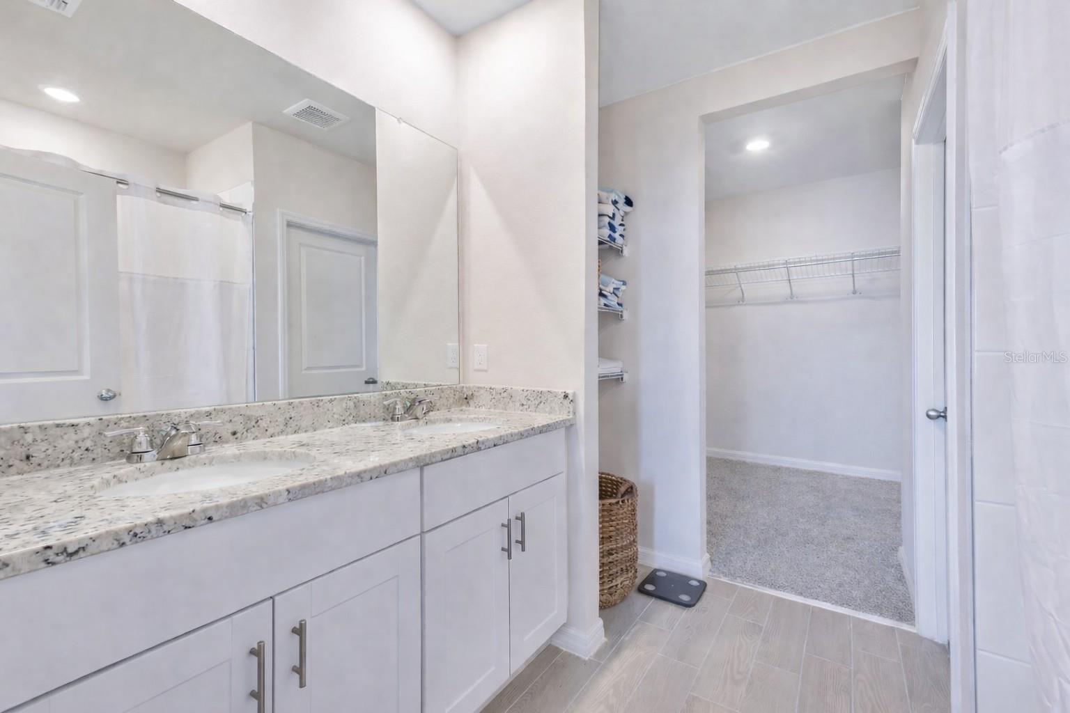 PARK EAST - Residential