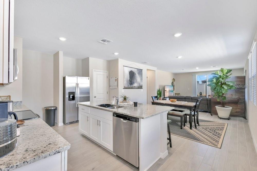 PARK EAST - Residential