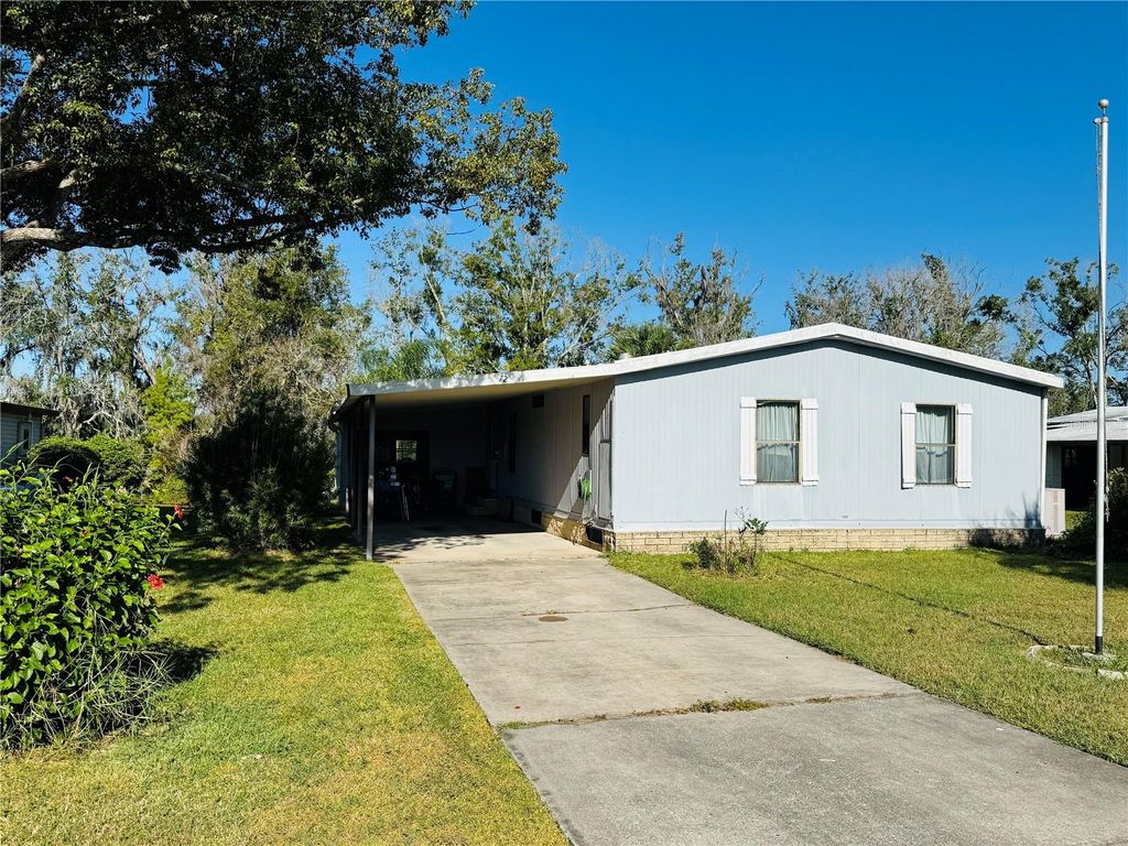 Photo of 72 Seminole Path, Wildwood, FL 34785 (MLS # OM711723)