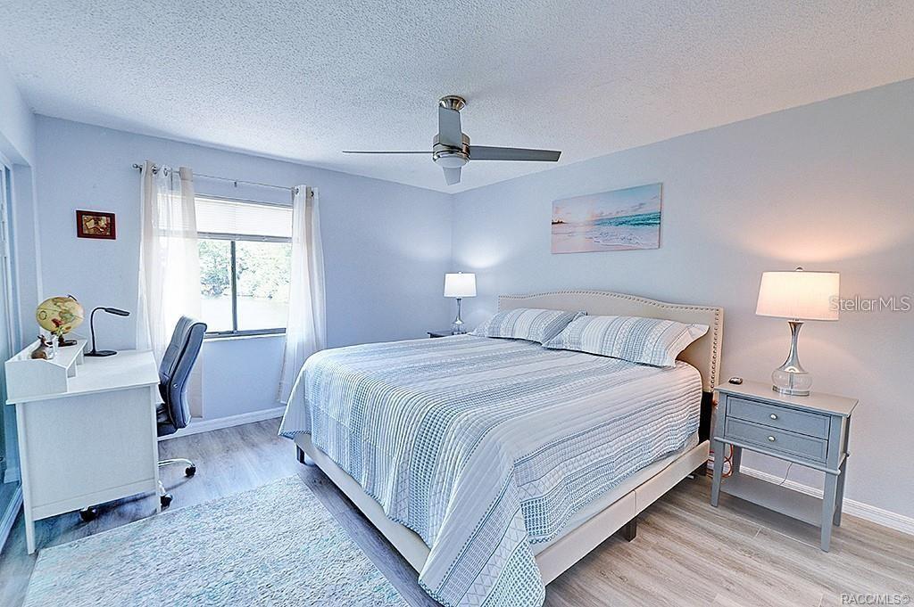 COUNTRY OAKS CONDO 01 - Residential