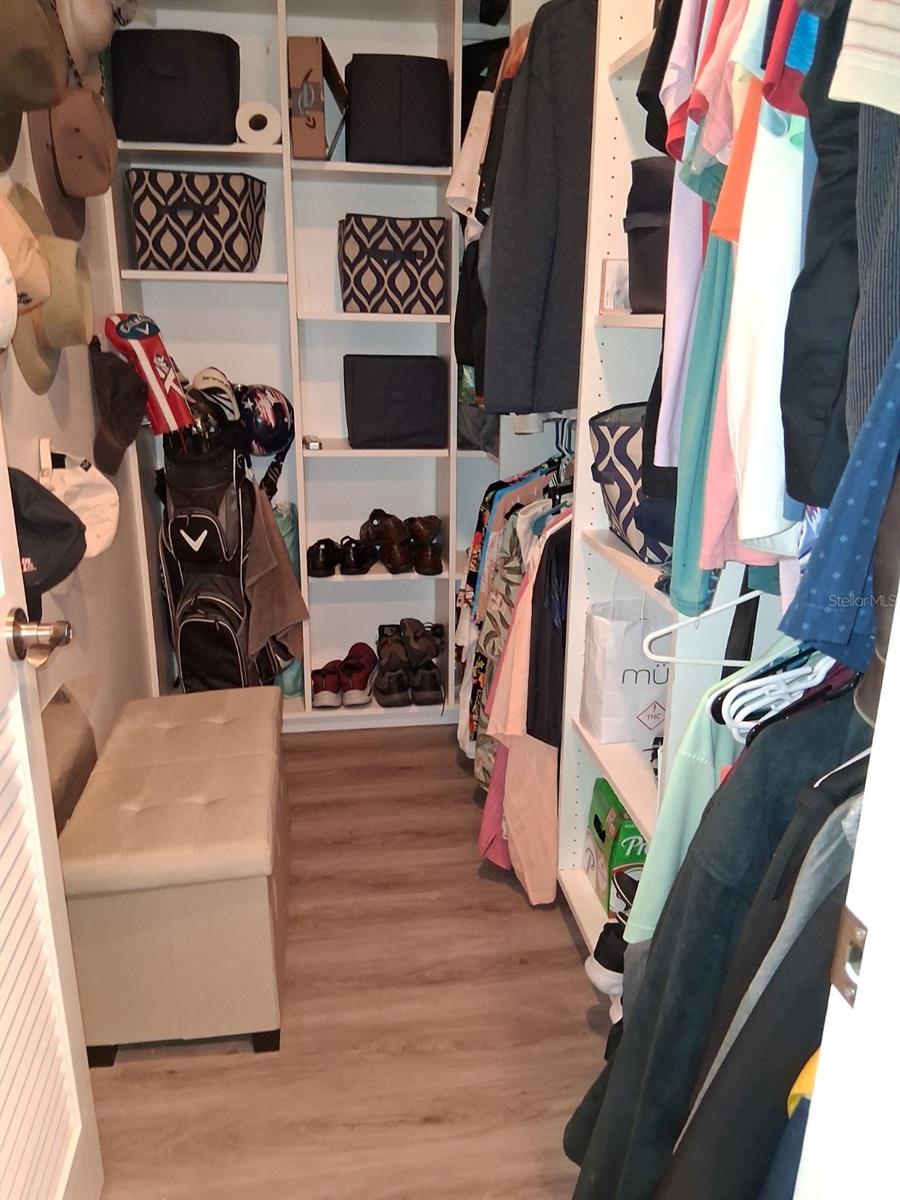 COUNTRY OAKS CONDO 01 - Residential