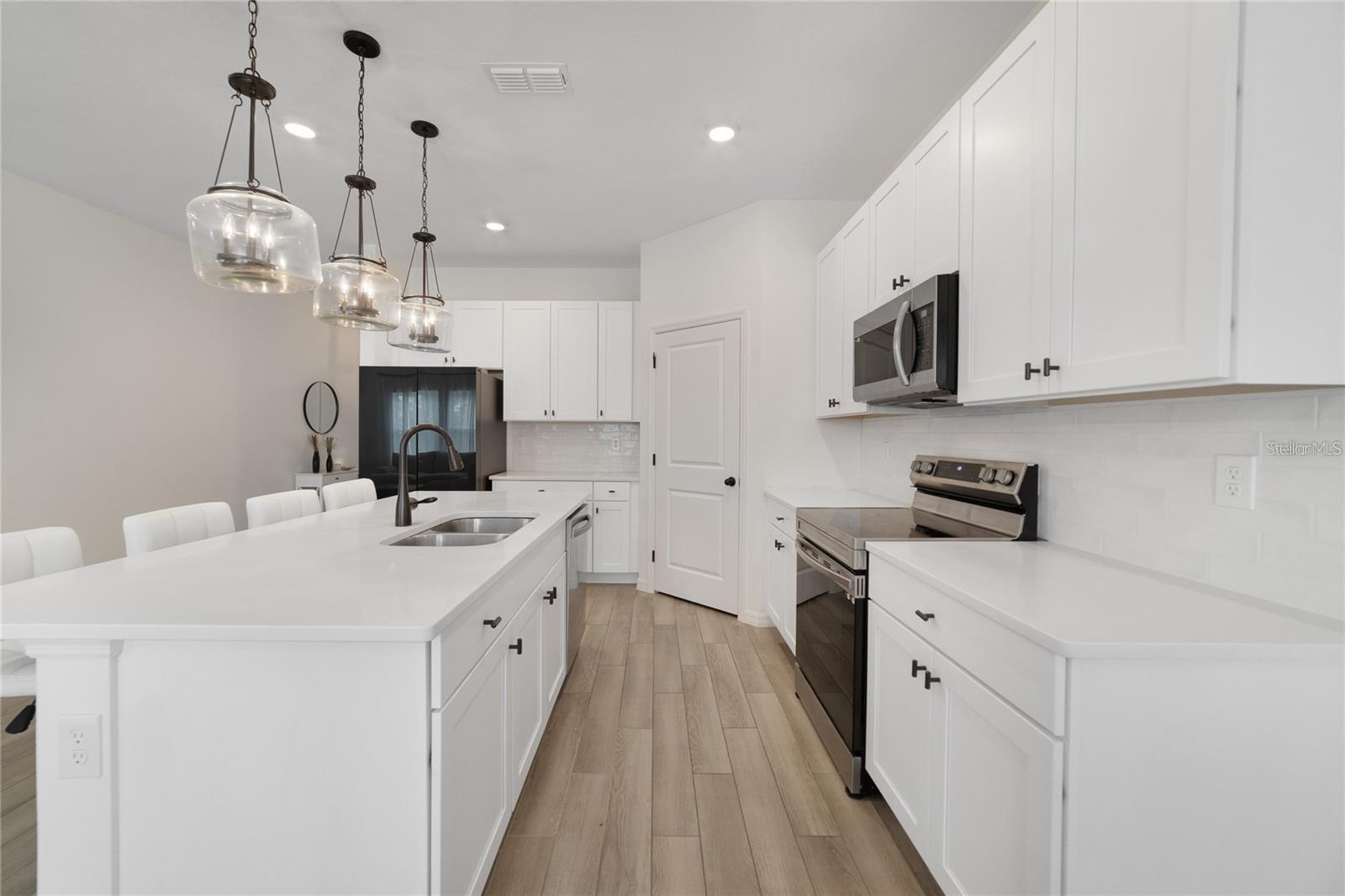 HAMPTON OAKS - Residential