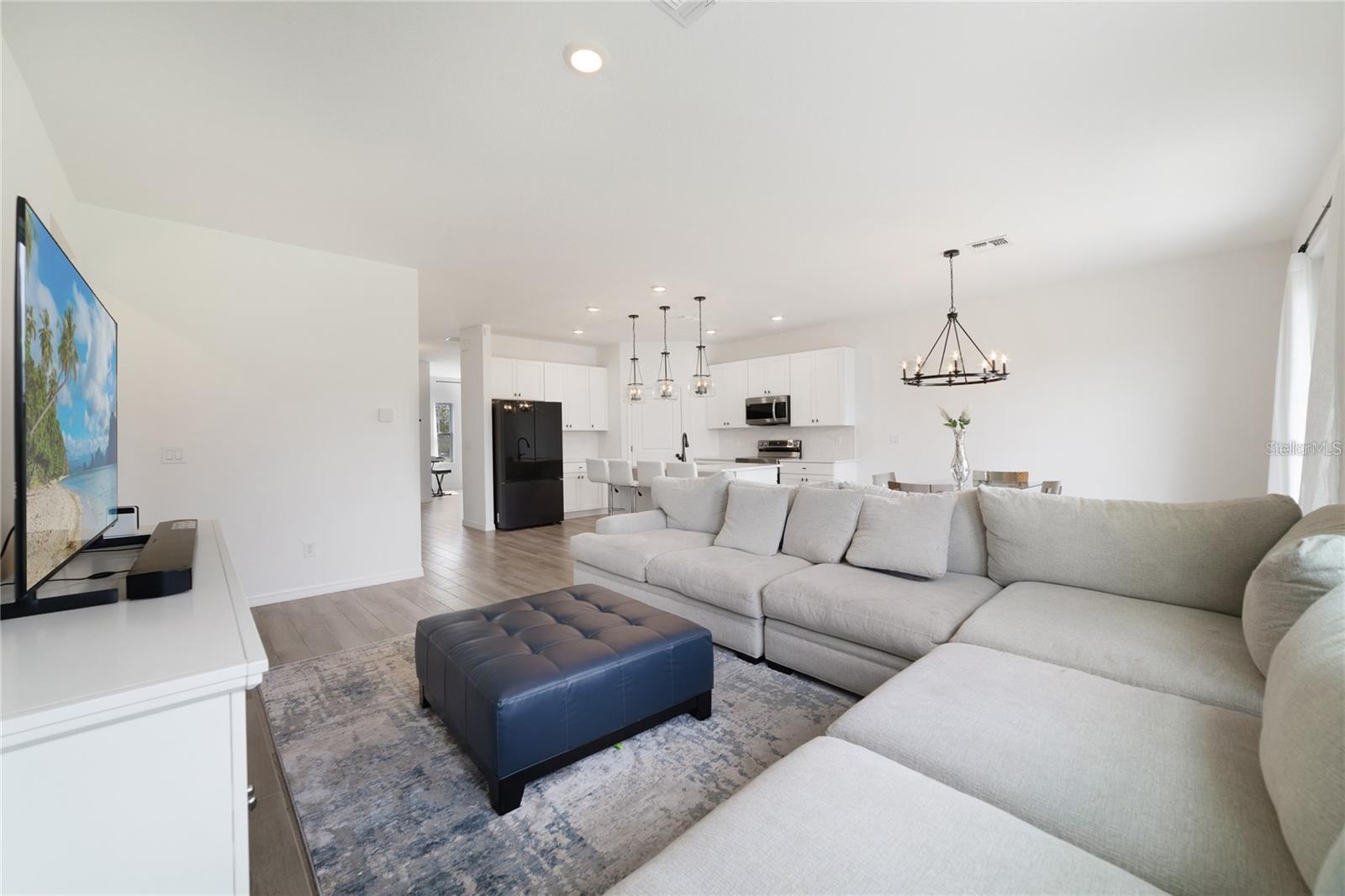 HAMPTON OAKS - Residential