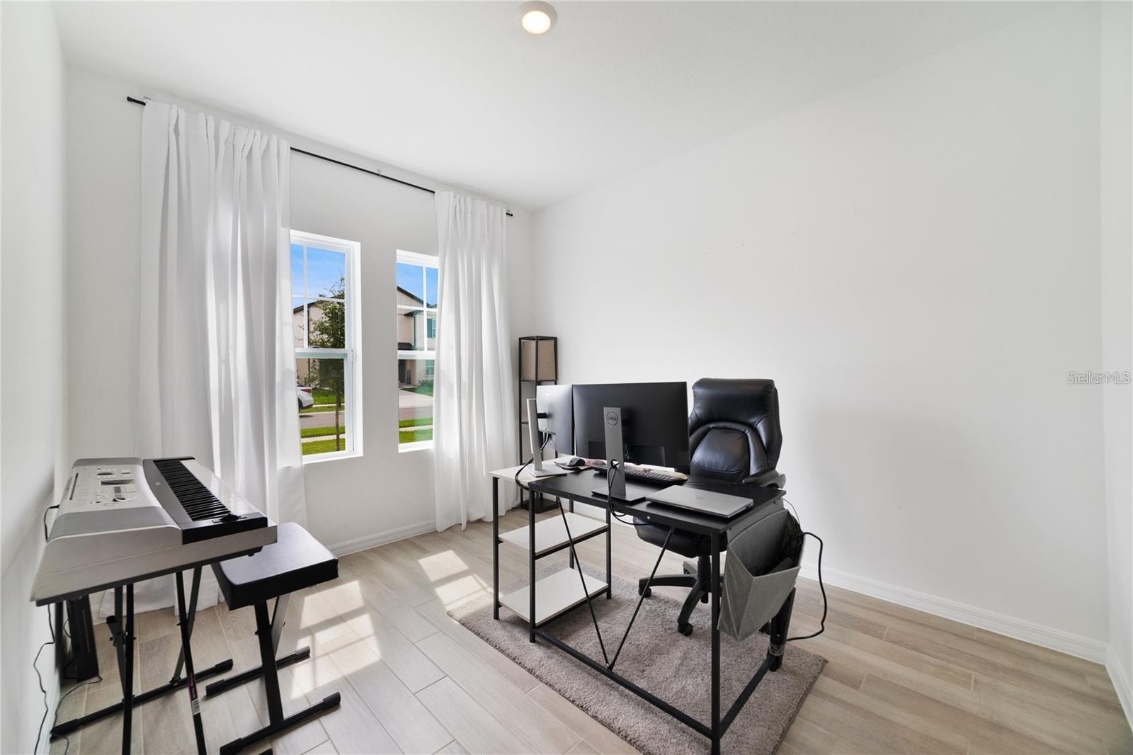 HAMPTON OAKS - Residential