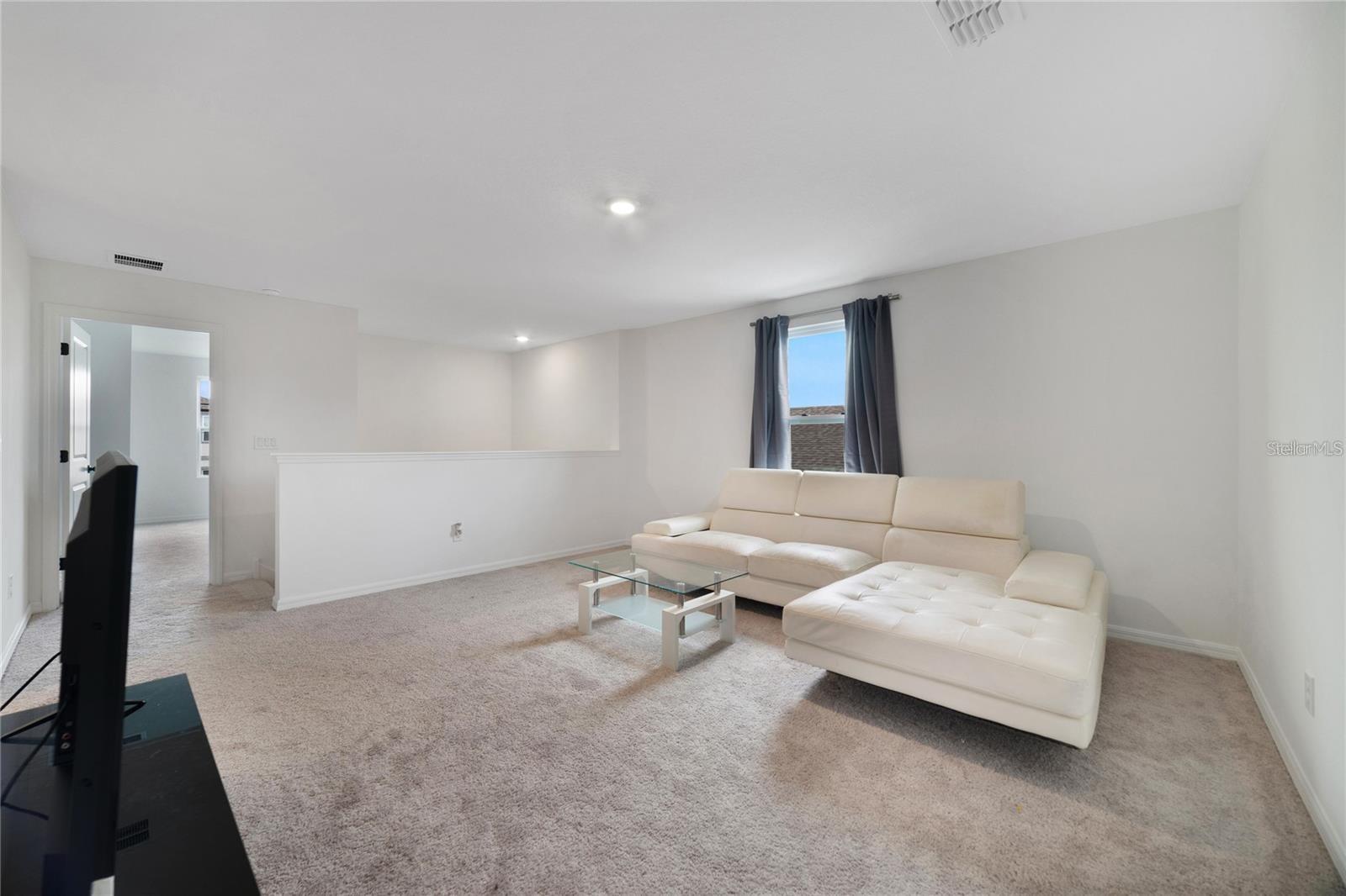 HAMPTON OAKS - Residential