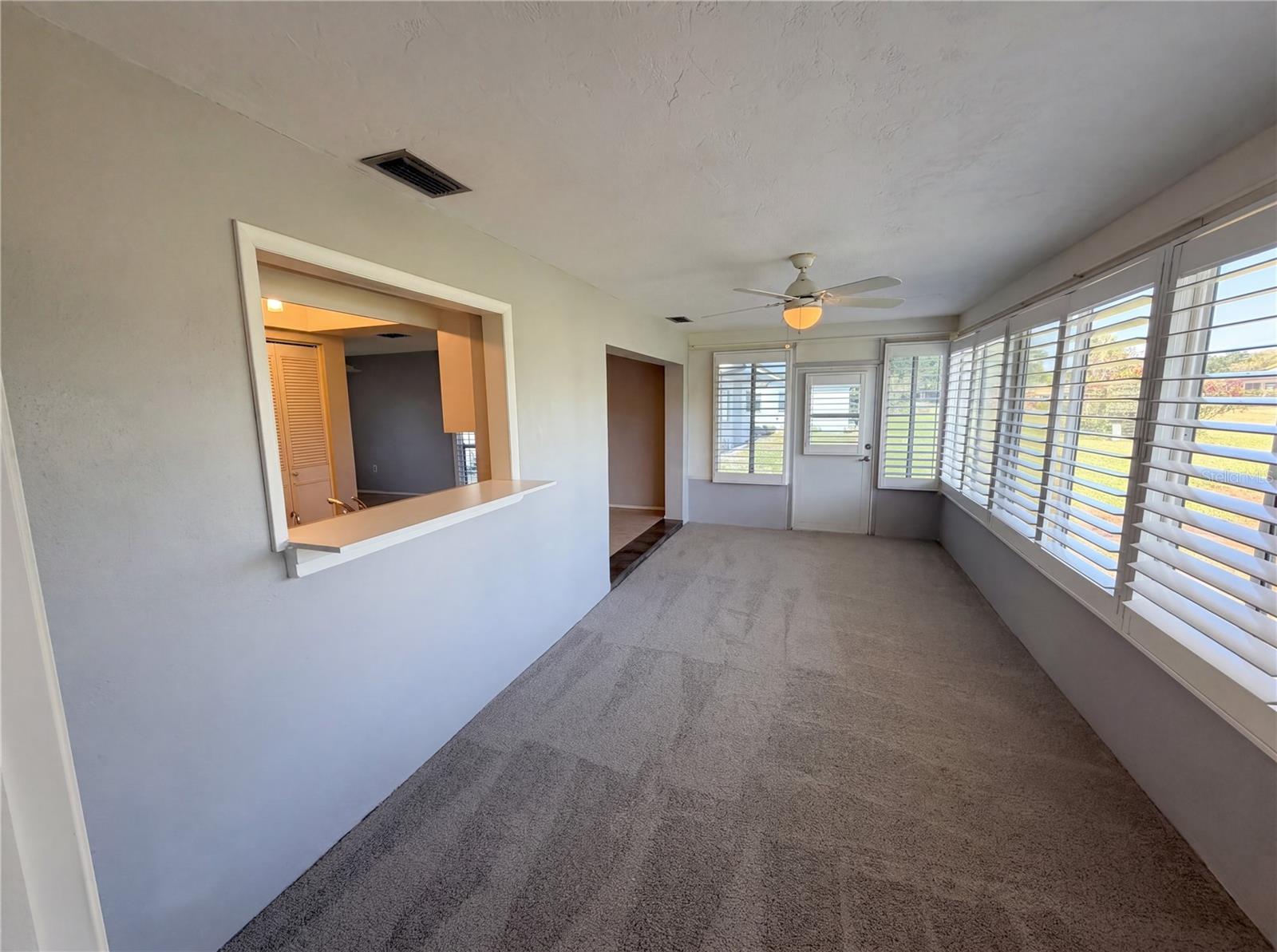 LAKES UNIT I THE - Residential