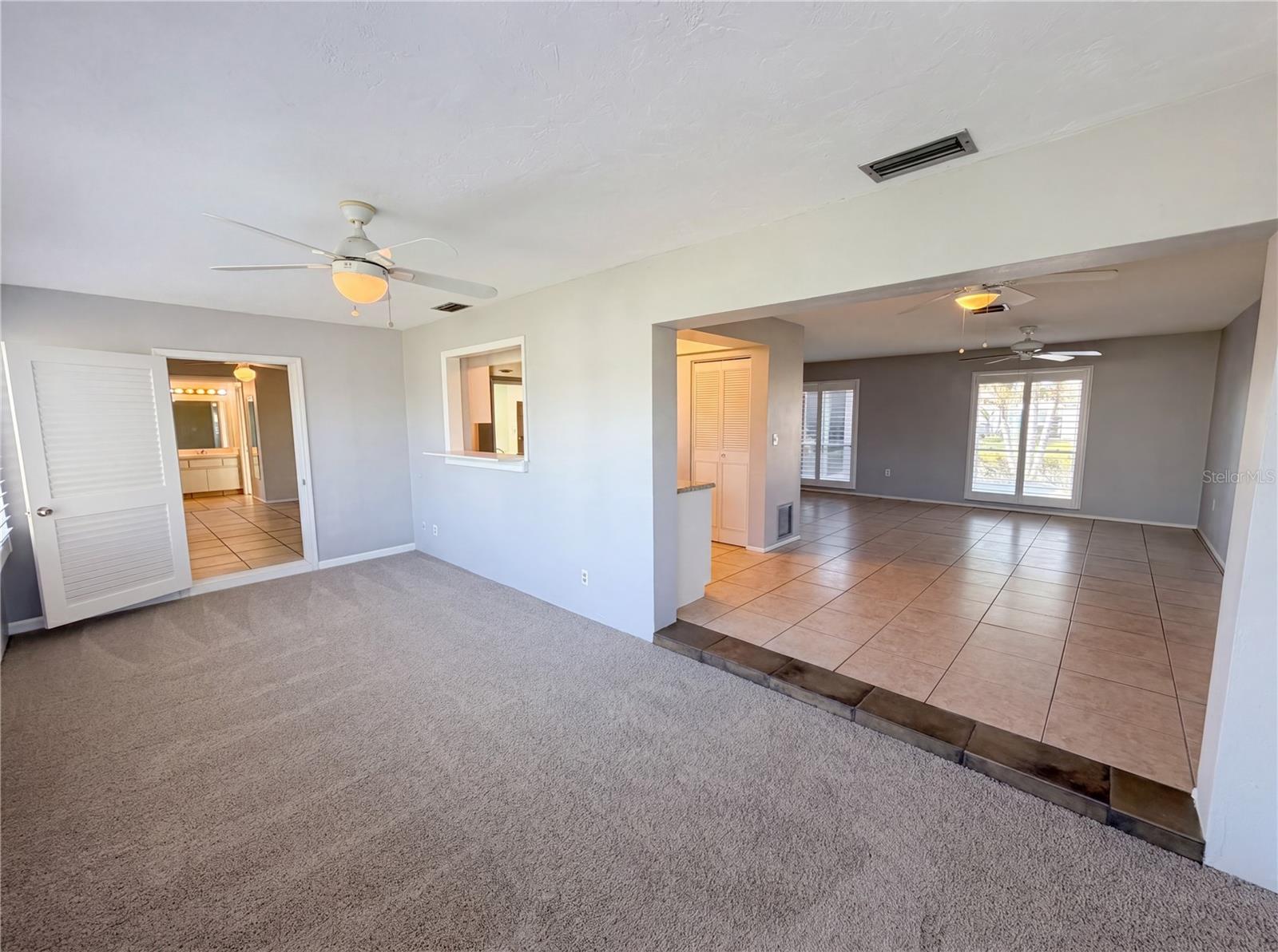 LAKES UNIT I THE - Residential