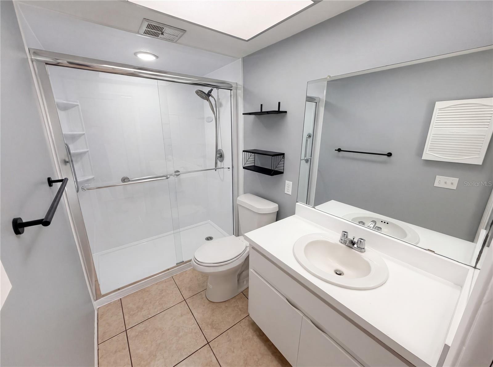 LAKES UNIT I THE - Residential