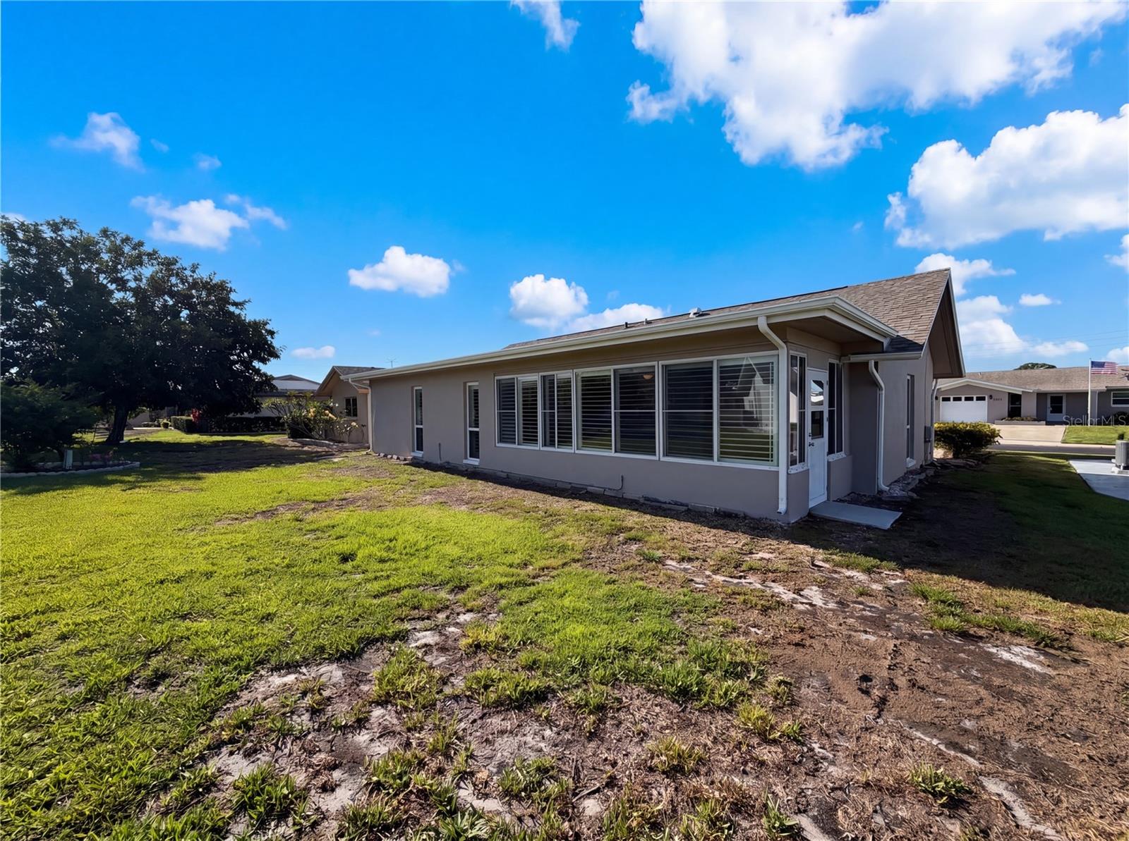 LAKES UNIT I THE - Residential