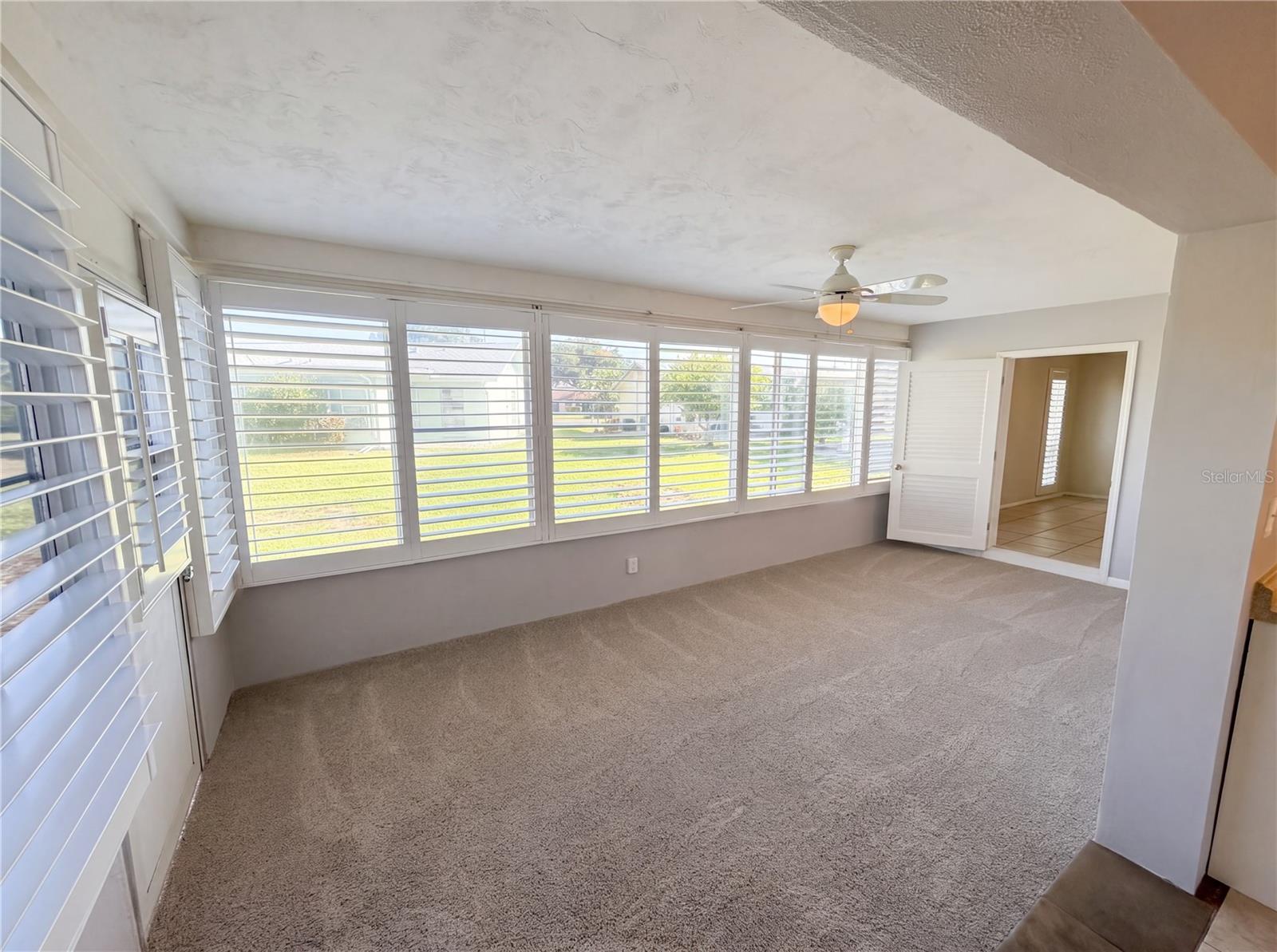 LAKES UNIT I THE - Residential