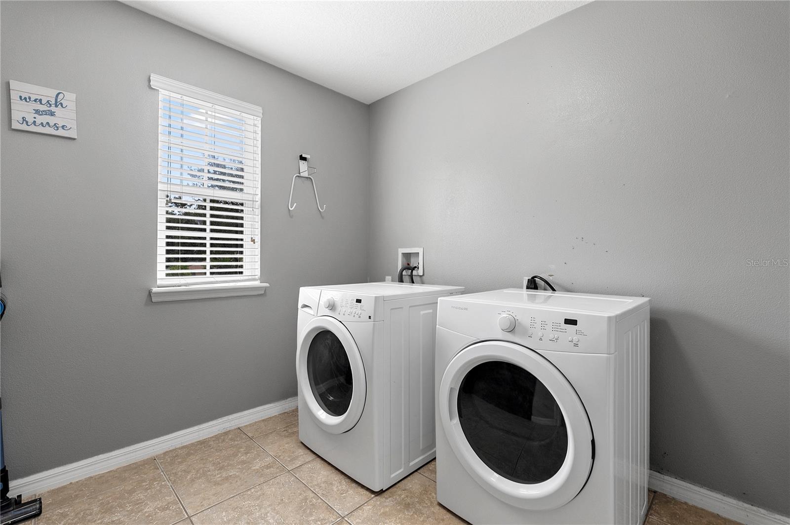 LIVE OAK ESTATES - Residential