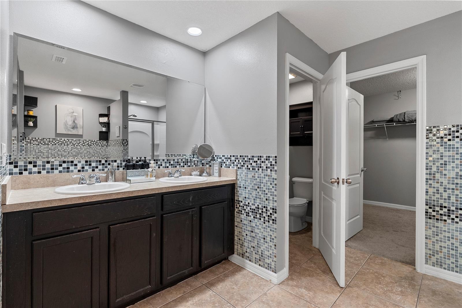 LIVE OAK ESTATES - Residential