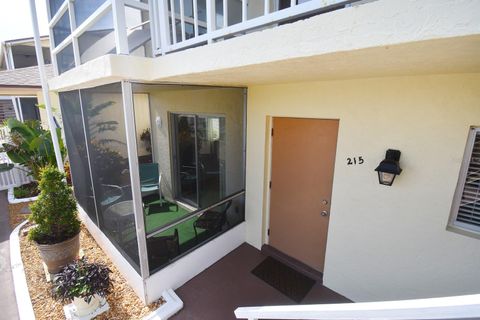 Photo of 320 Base Avenue E #215, Venice, FL 34285 (MLS # N6141246)