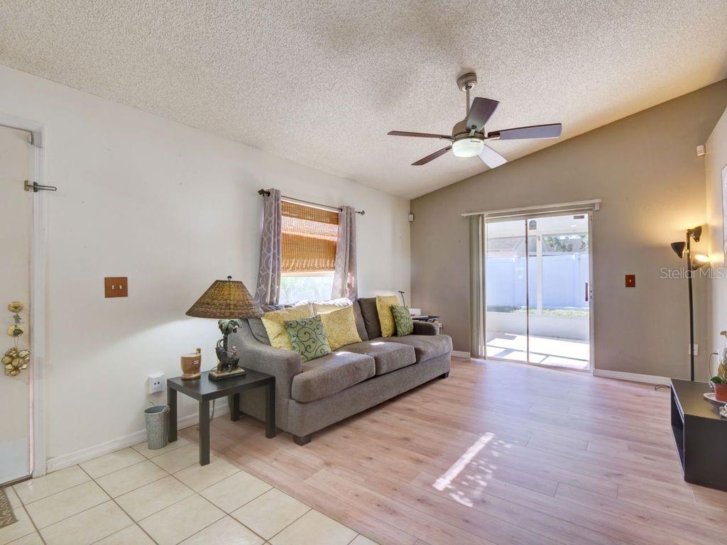 1012 VISTA PALMA WAY