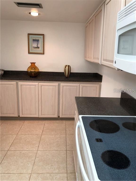 SAND KEY CONDO-SOUTH BEACH 1460 - Residential Lease