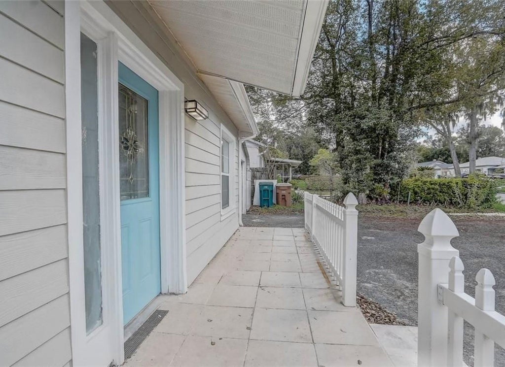 Photo of 1129 NE 12th Street, Ocala, FL 34470 (MLS # R4912165)