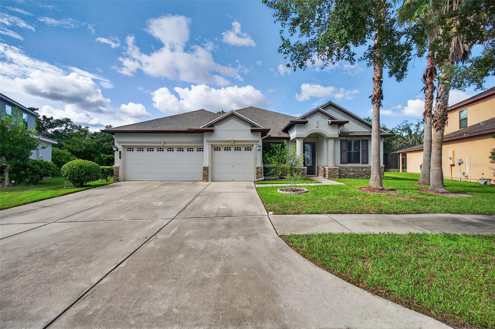 7945 HAMPTON LAKE DRIVE
