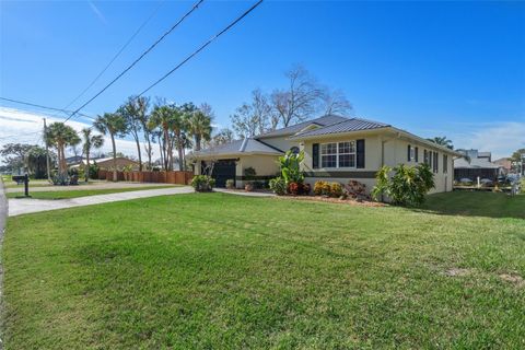 A home in CRYSTAL RIVER