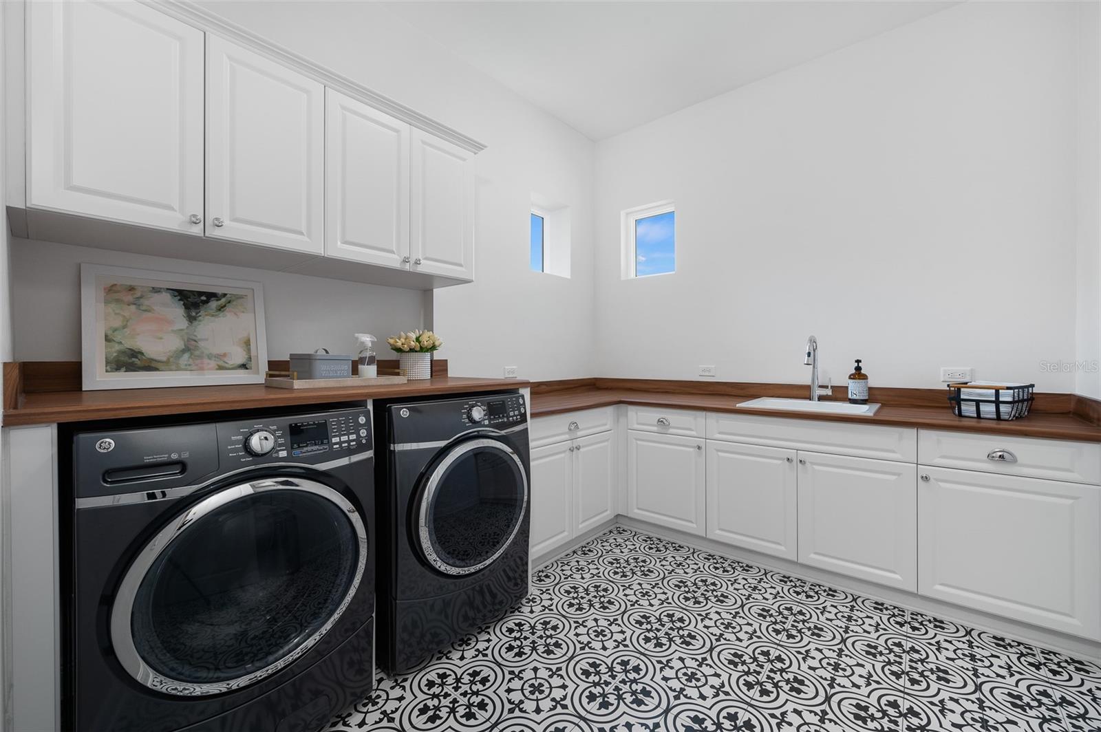 OAKMONT - Residential