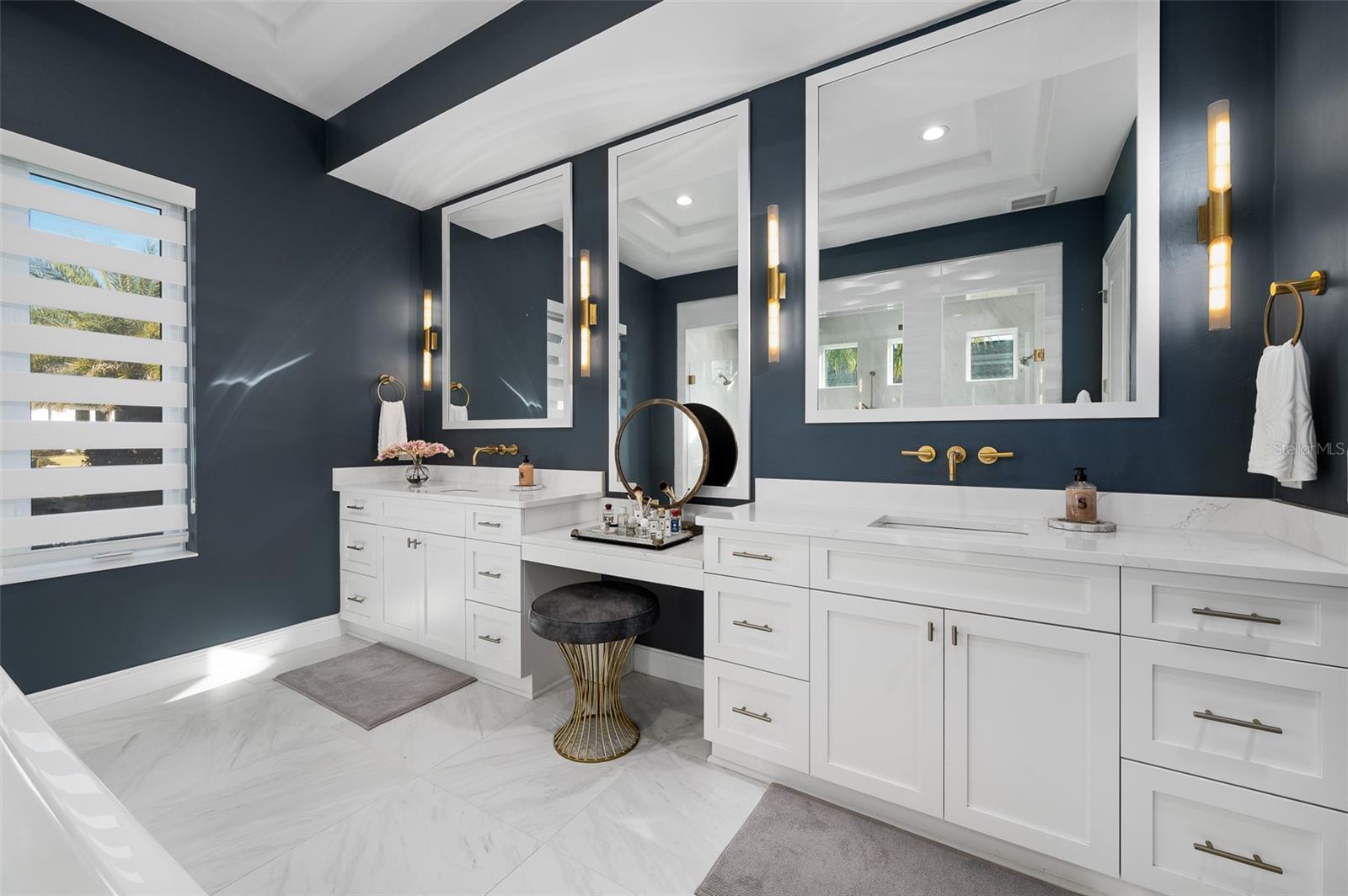 OAKMONT - Residential