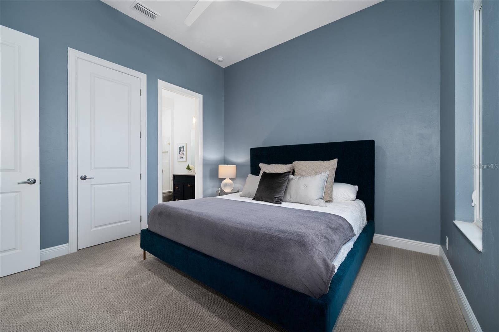 OAKMONT - Residential